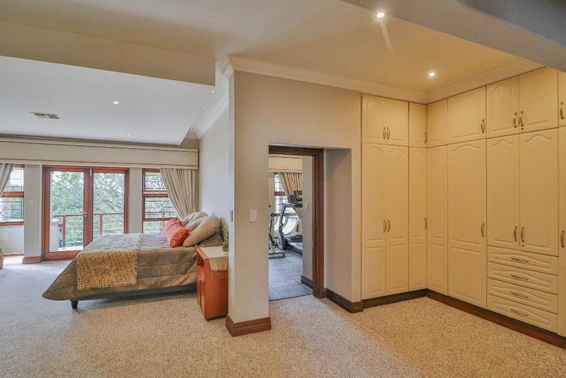 5 Bedroom Property for Sale in Linkside Western Cape